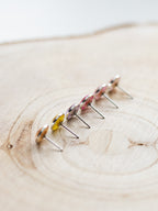 Miniaturowe kolczyki z dziką marchewką