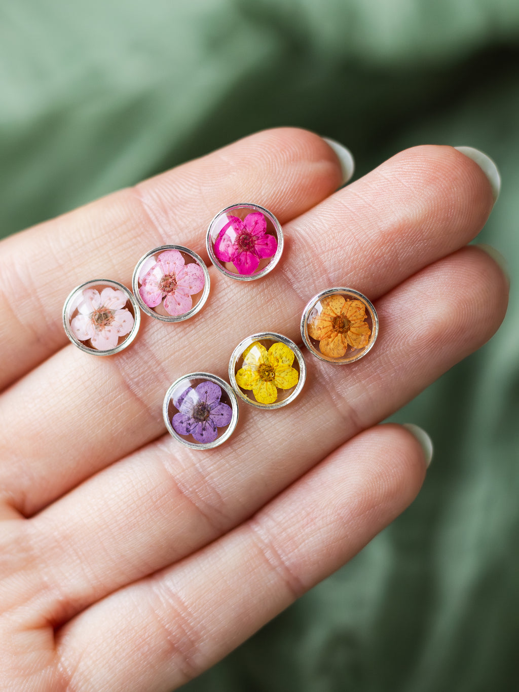 Miniaturowe kolczyki z dziką marchewką