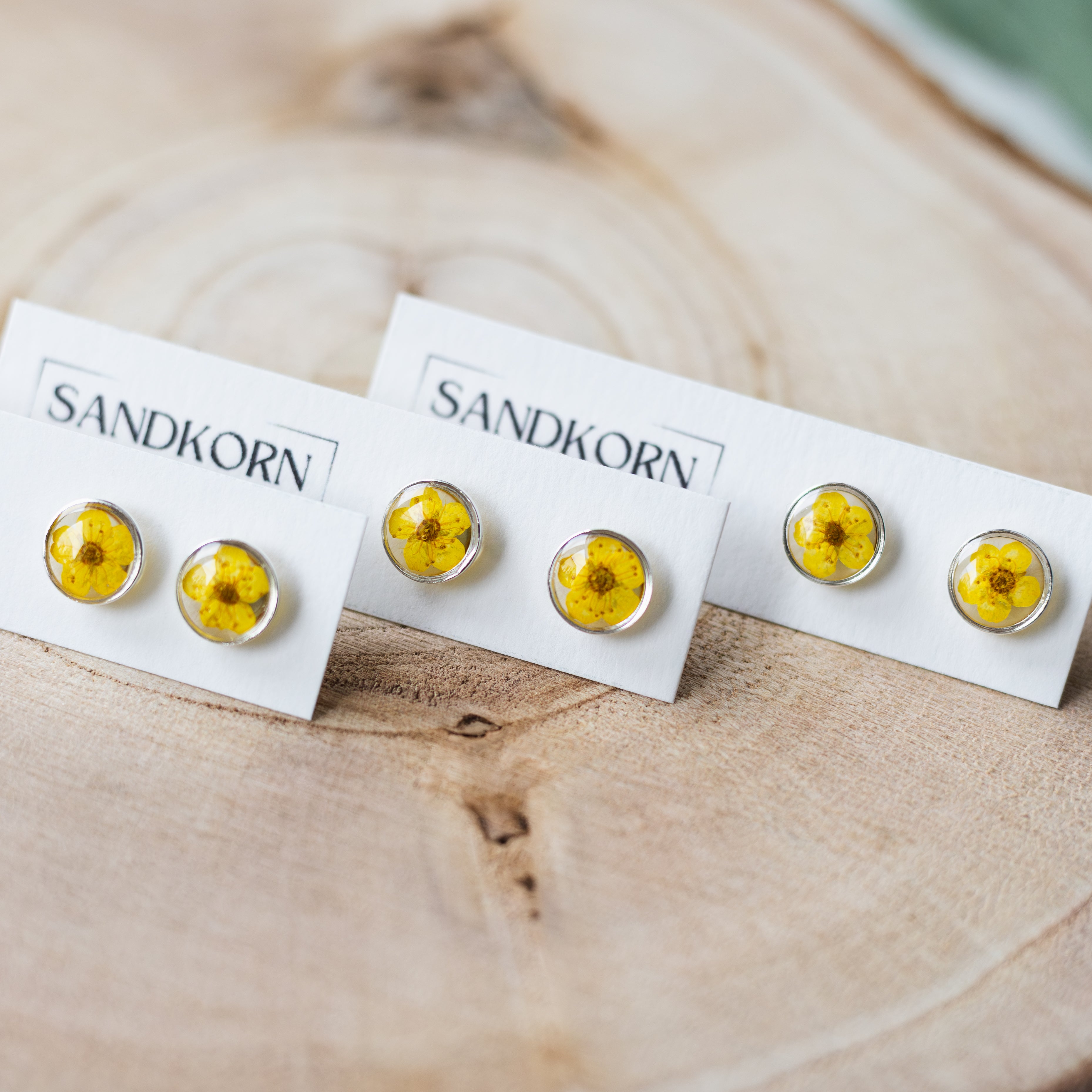 Miniaturowe kolczyki z dziką marchewką