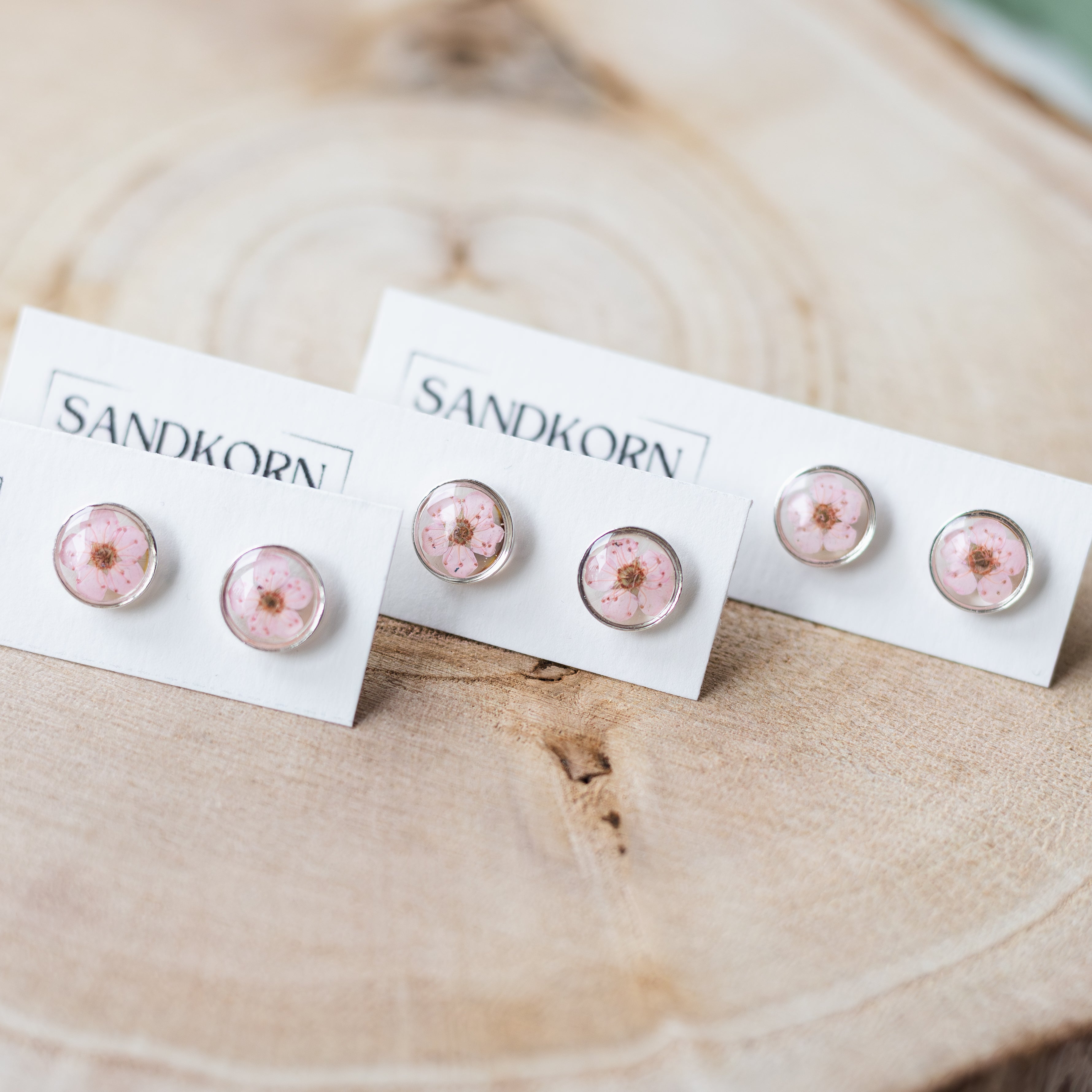 Miniaturowe kolczyki z dziką marchewką