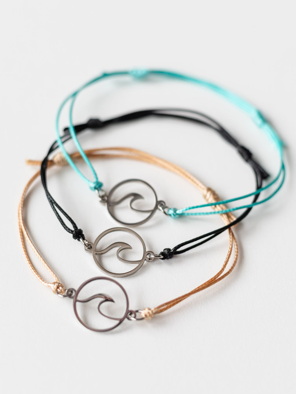 Verstellbares Armband mit Wellen-Anhänger | Usedom Schmuck | Ostsee Schmuck | Wellen Schmuck | Ostsee Armband