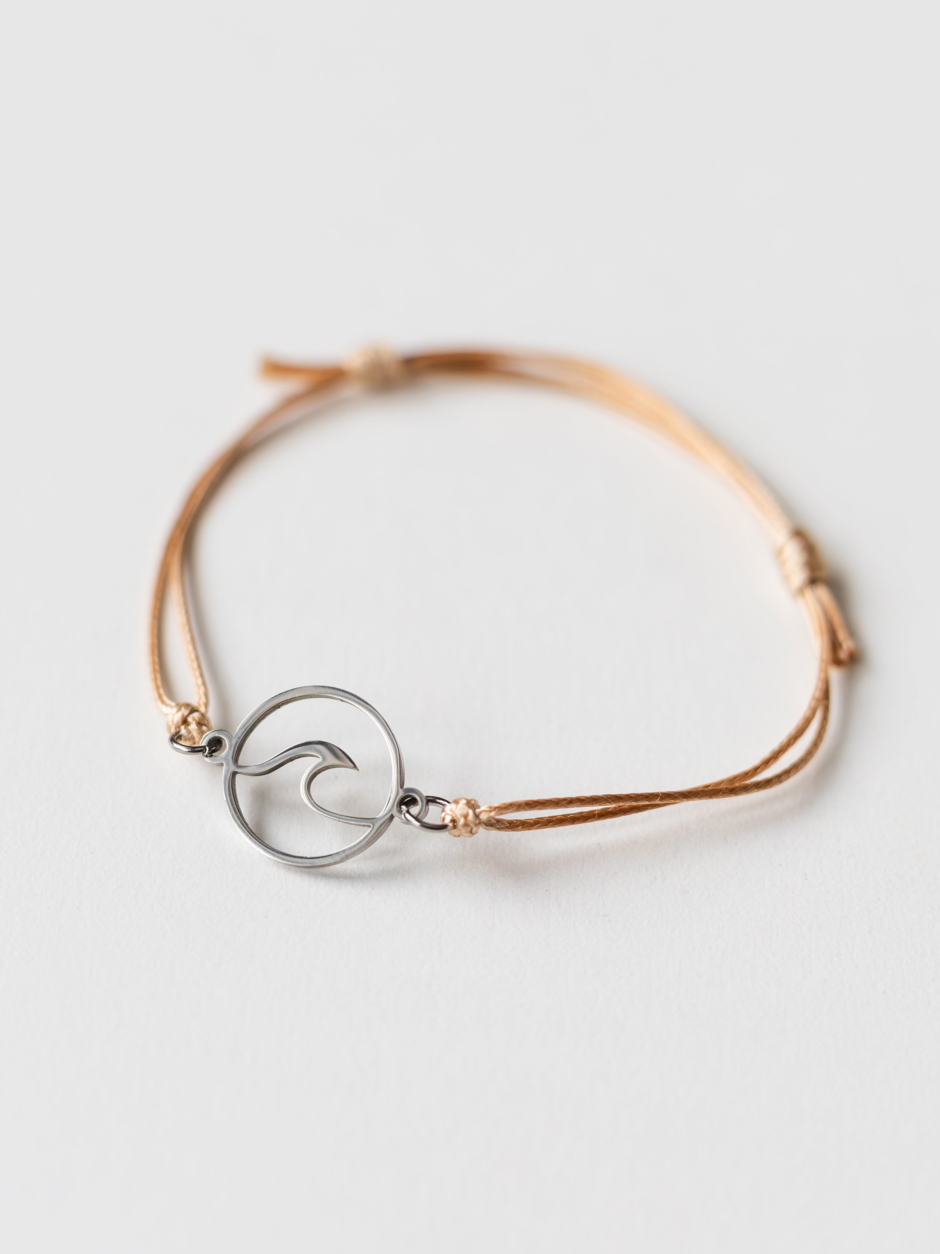 Verstellbares Armband mit Wellen-Anhänger | Usedom Schmuck | Ostsee Schmuck | Wellen Schmuck | Ostsee Armband