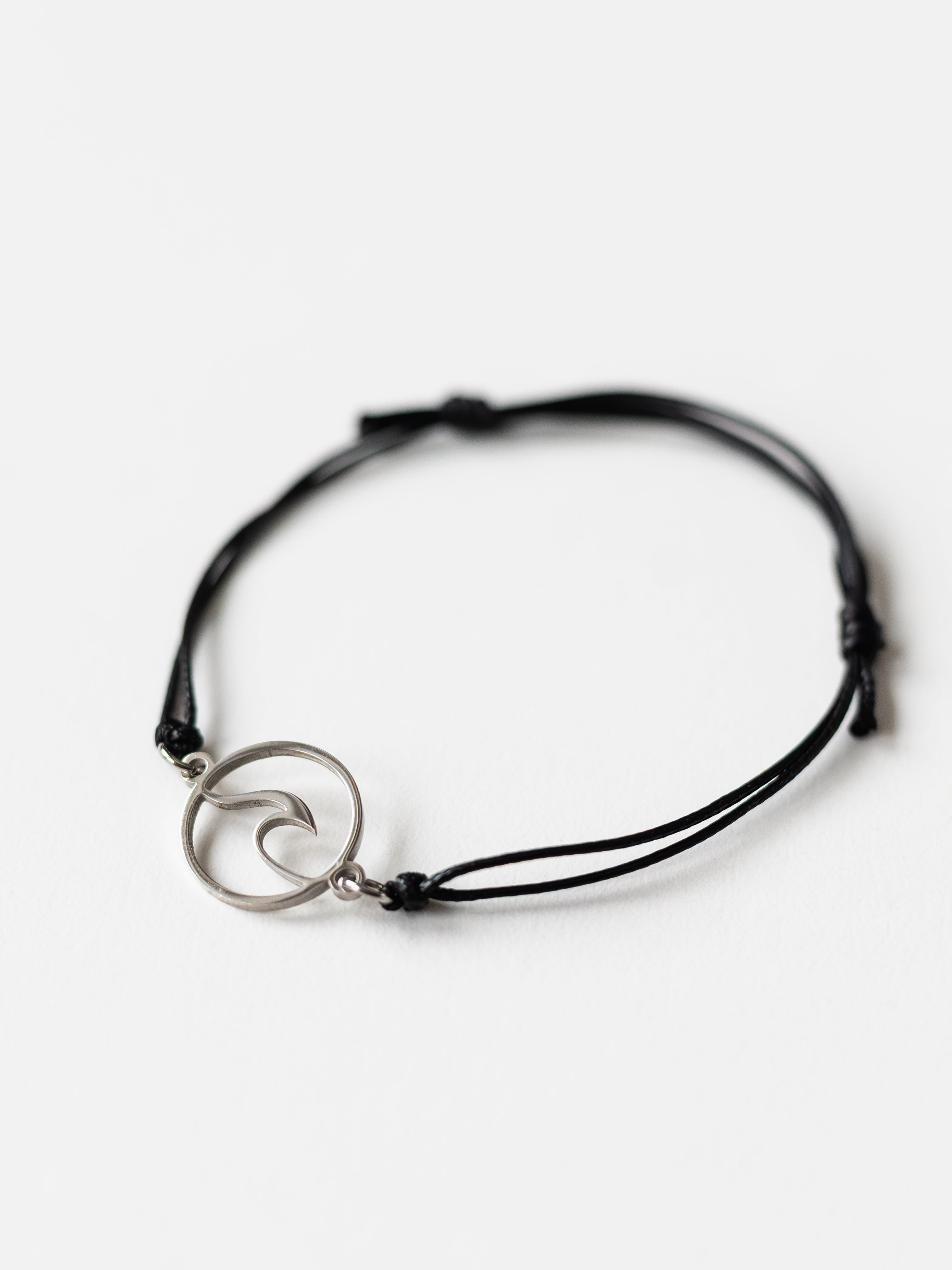 Verstellbares Armband mit Wellen-Anhänger | Usedom Schmuck | Ostsee Schmuck | Wellen Schmuck | Ostsee Armband