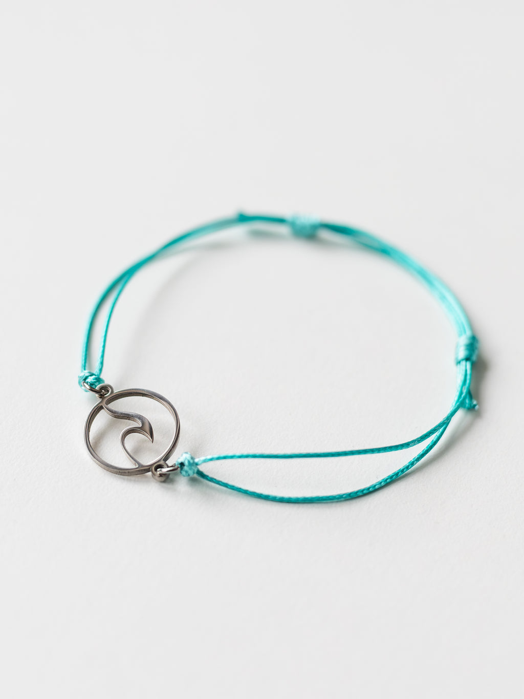 Verstellbares Armband mit Wellen-Anhänger | Usedom Schmuck | Ostsee Schmuck | Wellen Schmuck | Ostsee Armband