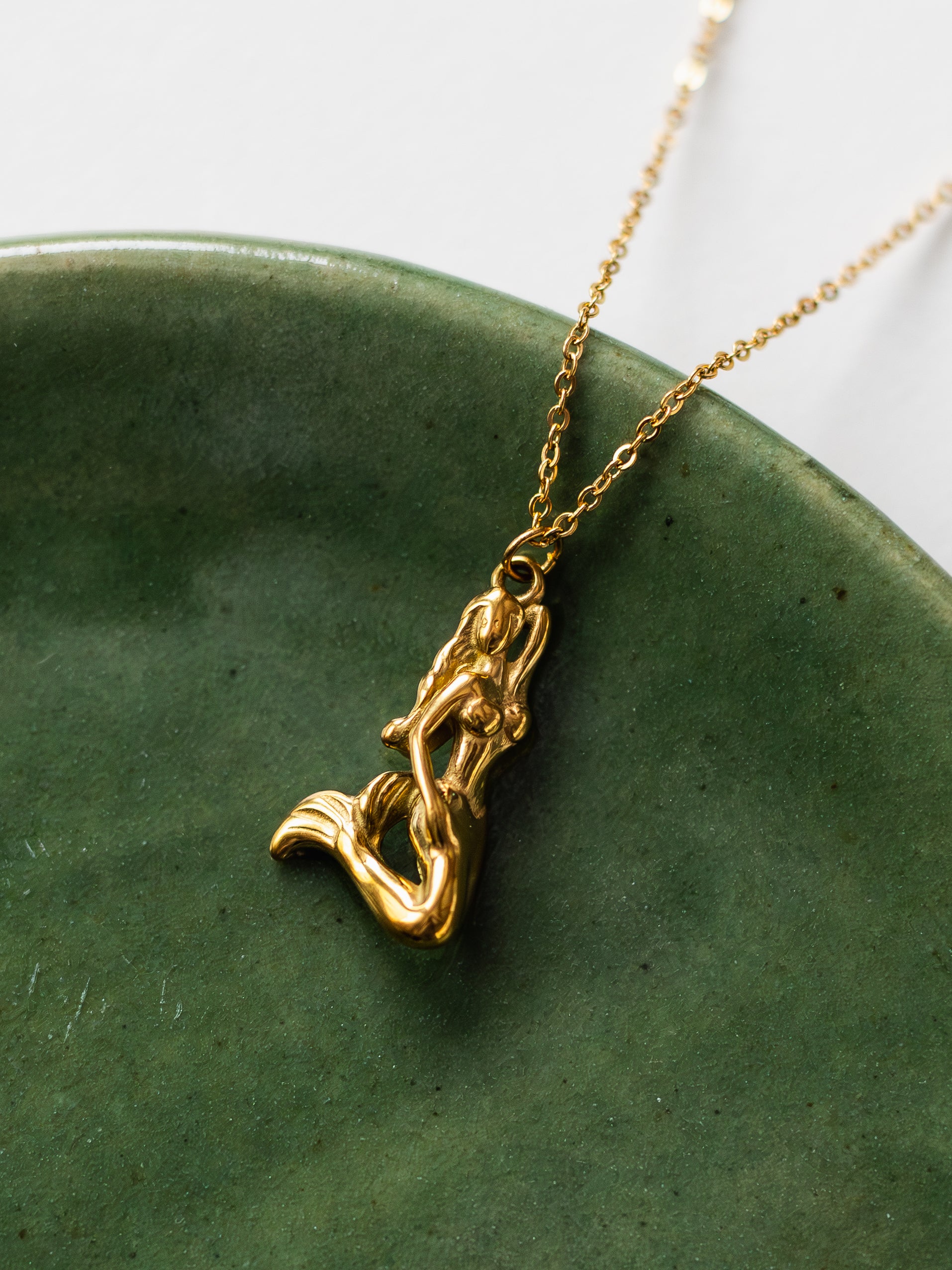 Earrings with pansies