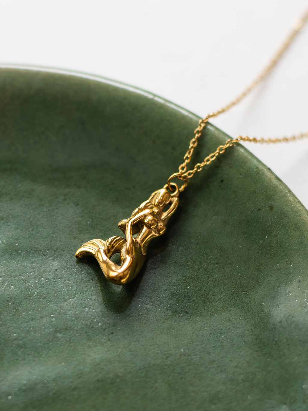 Earrings with pansies