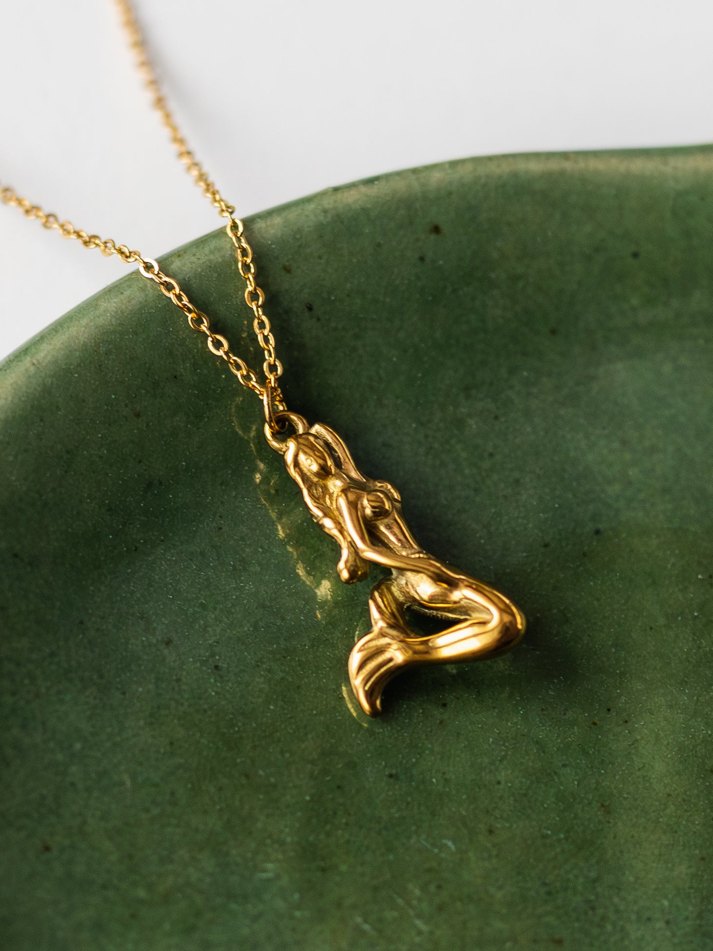 Earrings with pansies