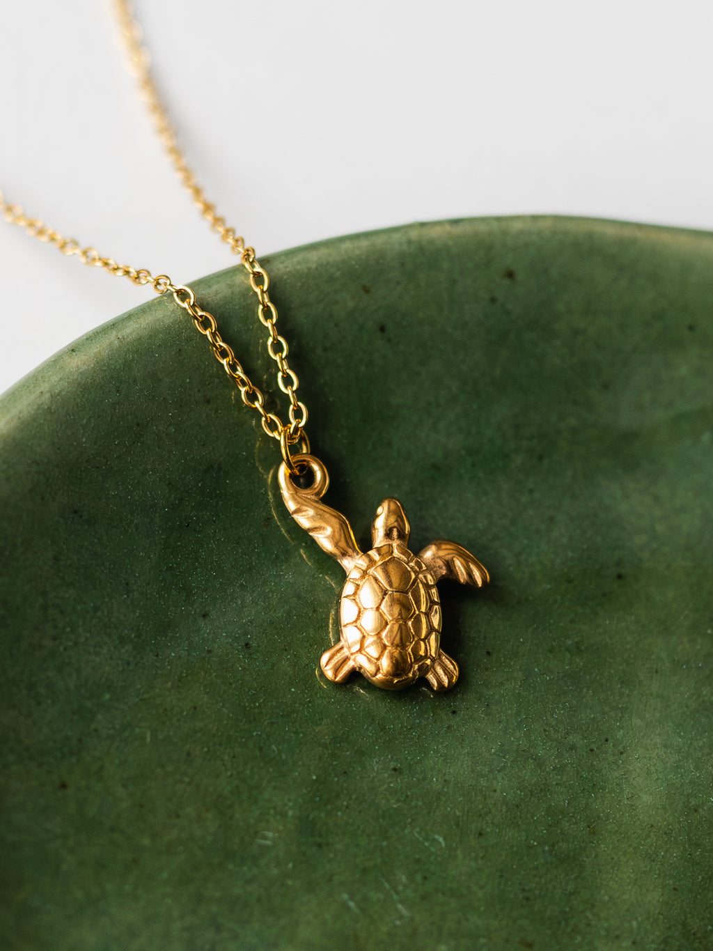 Earrings with pansies