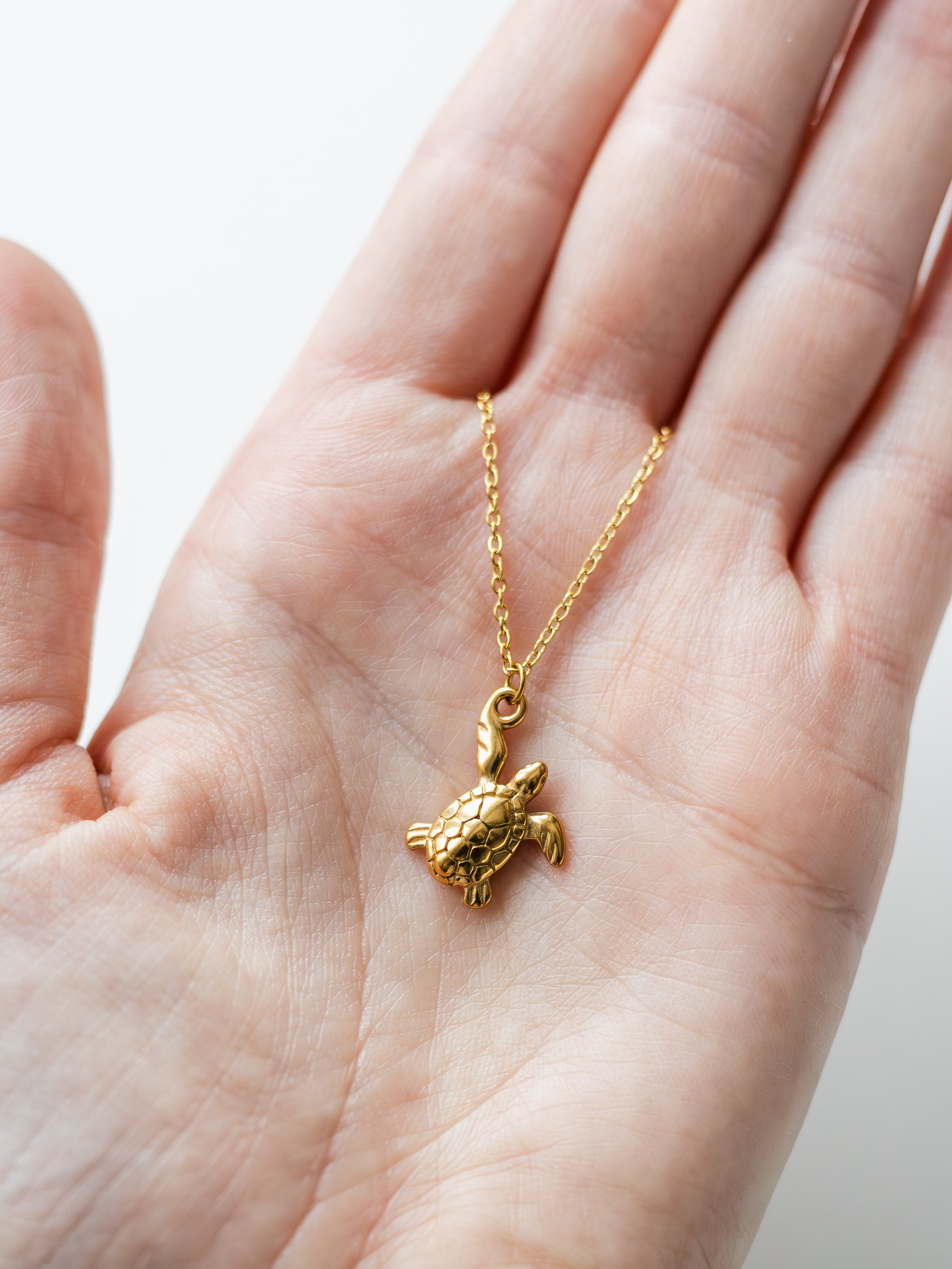 Earrings with pansies