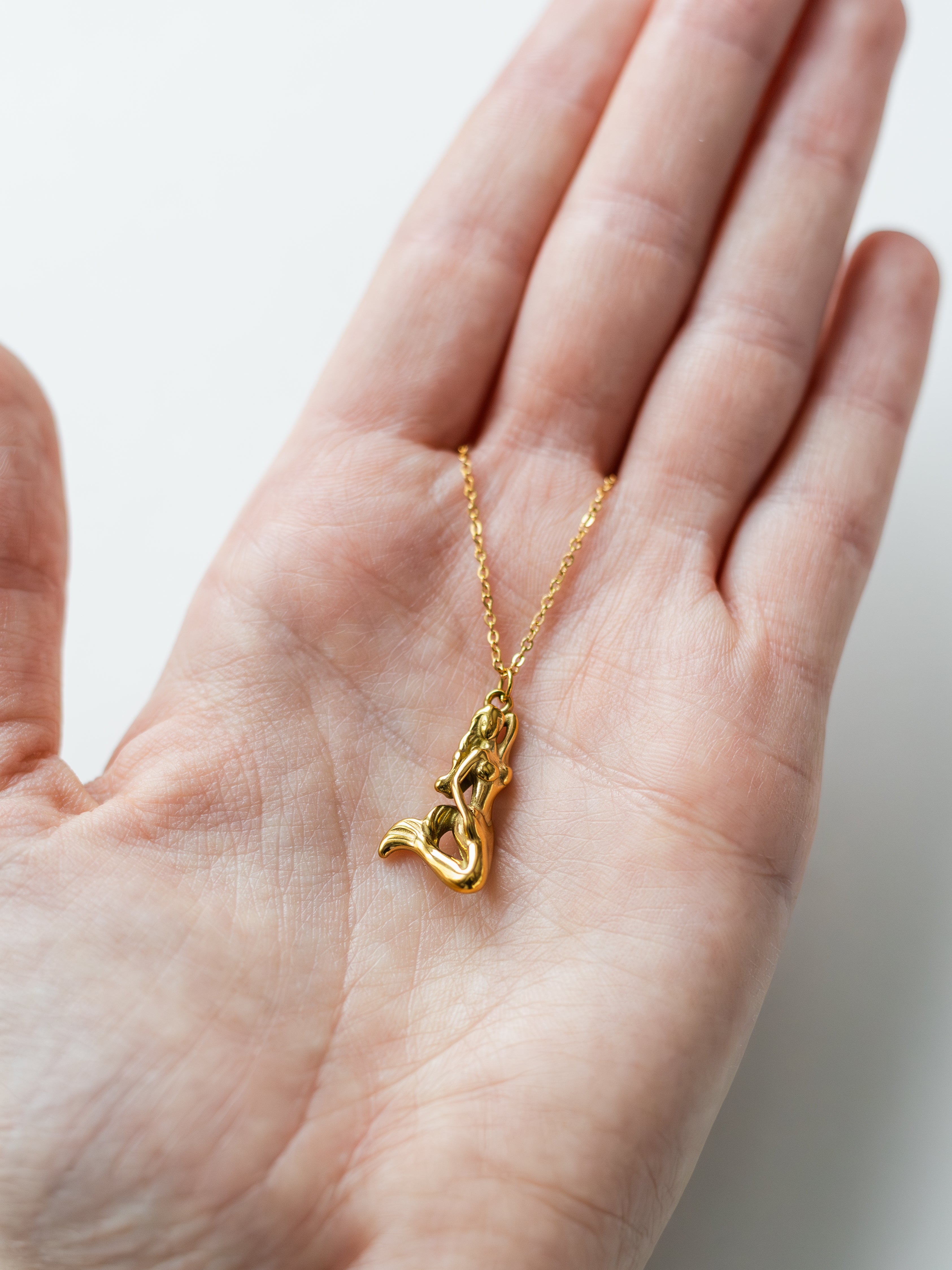 Earrings with pansies