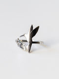 Ring mit Kolibri und Blumen