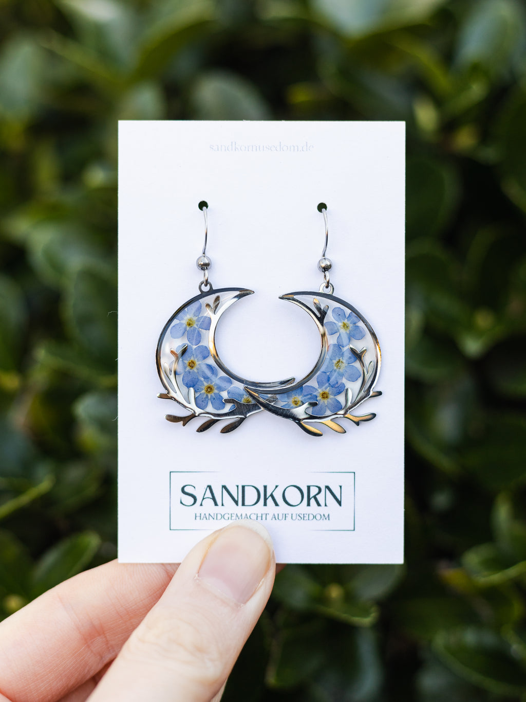 Ohrringe mit Mond und Vergissmeinnicht