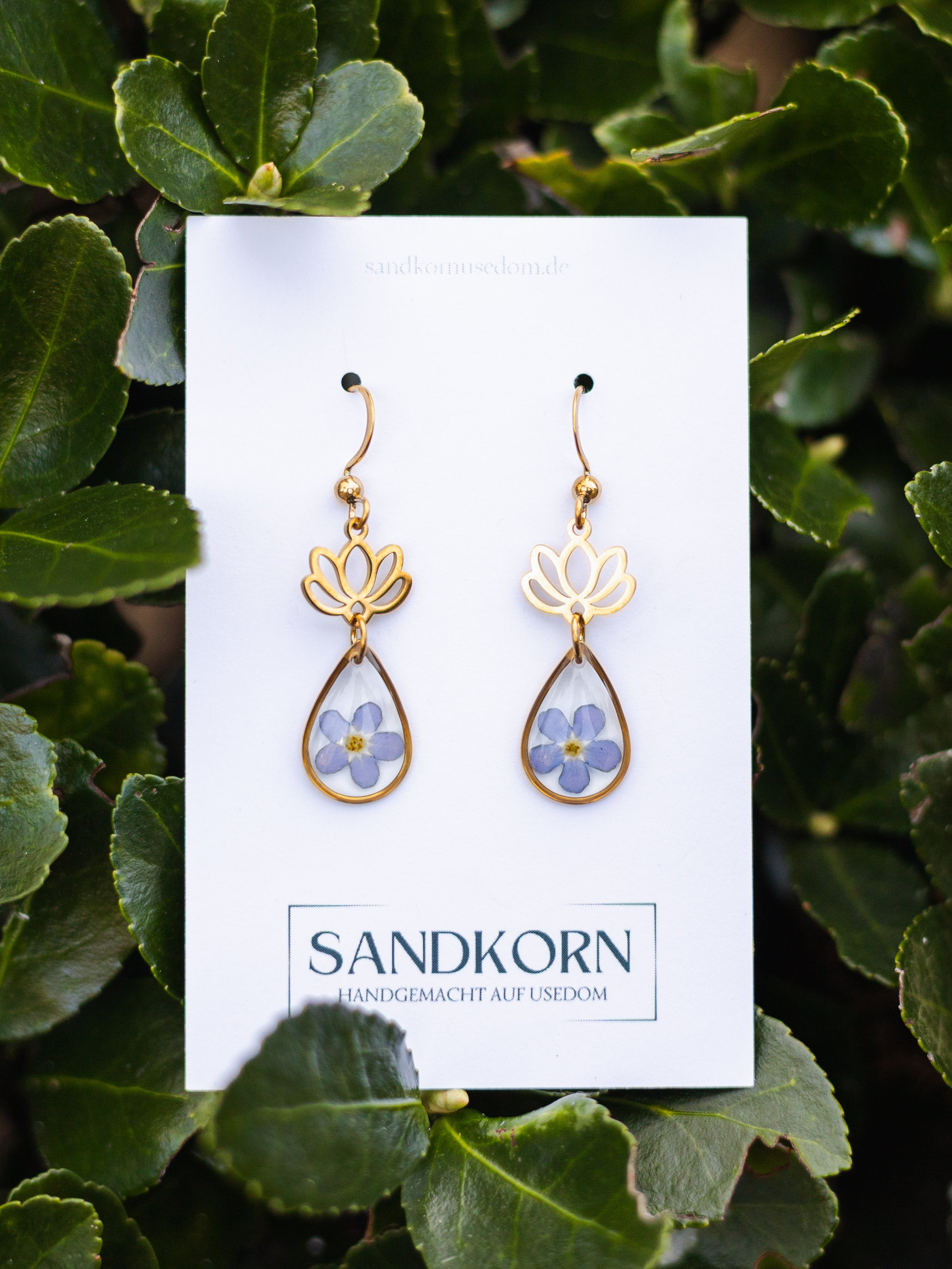 Ohrringe mit Lotusblüte und Vergissmeinnicht