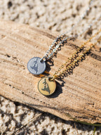 Dezente Halskette mit der Insel Usedom "Mini" | Usedom Schmuck | Heringsdorf Schmuck | Halskette Ostsee | Schmuck Ostsee | Souvenir Usedom | Sandkorn Usedom