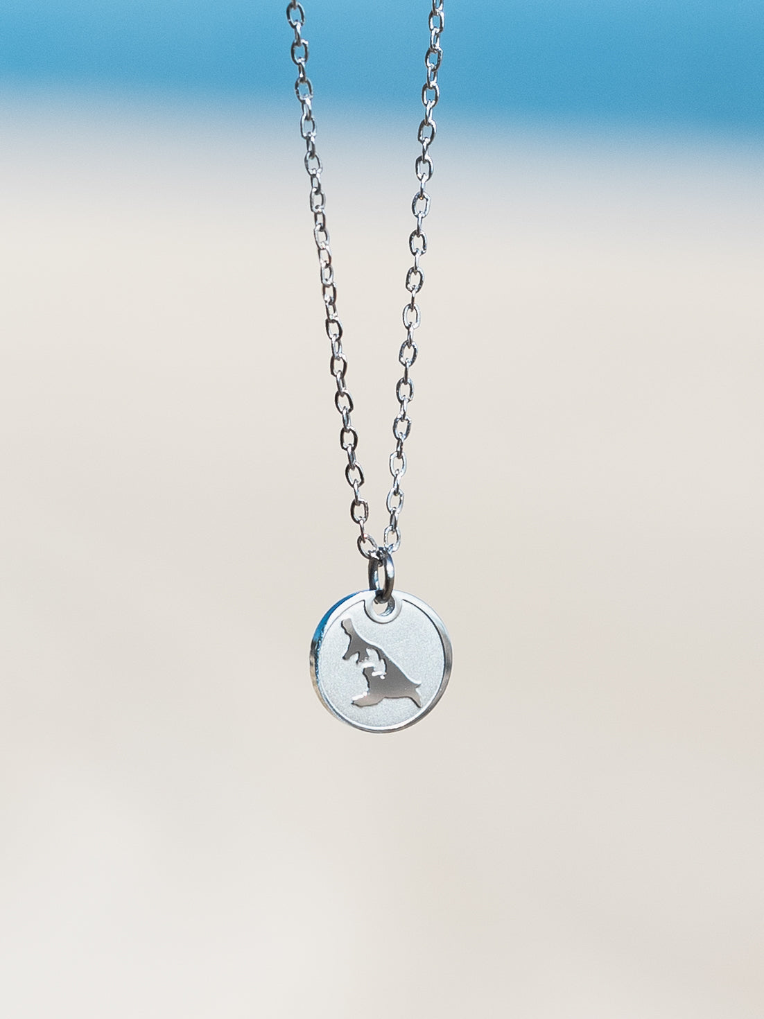 Dezente Halskette mit der Insel Usedom "Mini" | Usedom Schmuck | Heringsdorf Schmuck | Halskette Ostsee | Schmuck Ostsee | Souvenir Usedom | Sandkorn Usedom