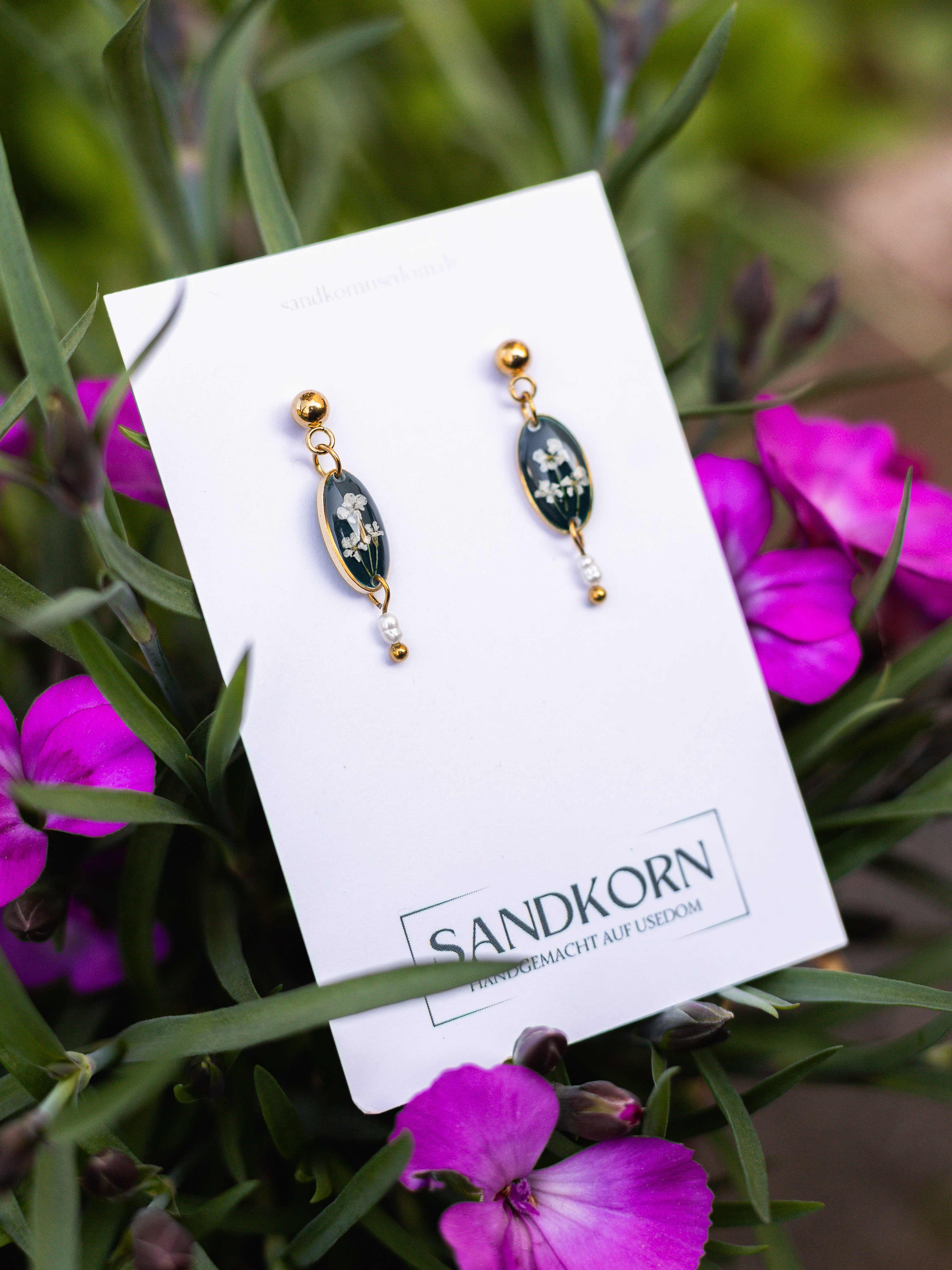 Ohrringe mit Wilder Möhre und Süßwasserperlen