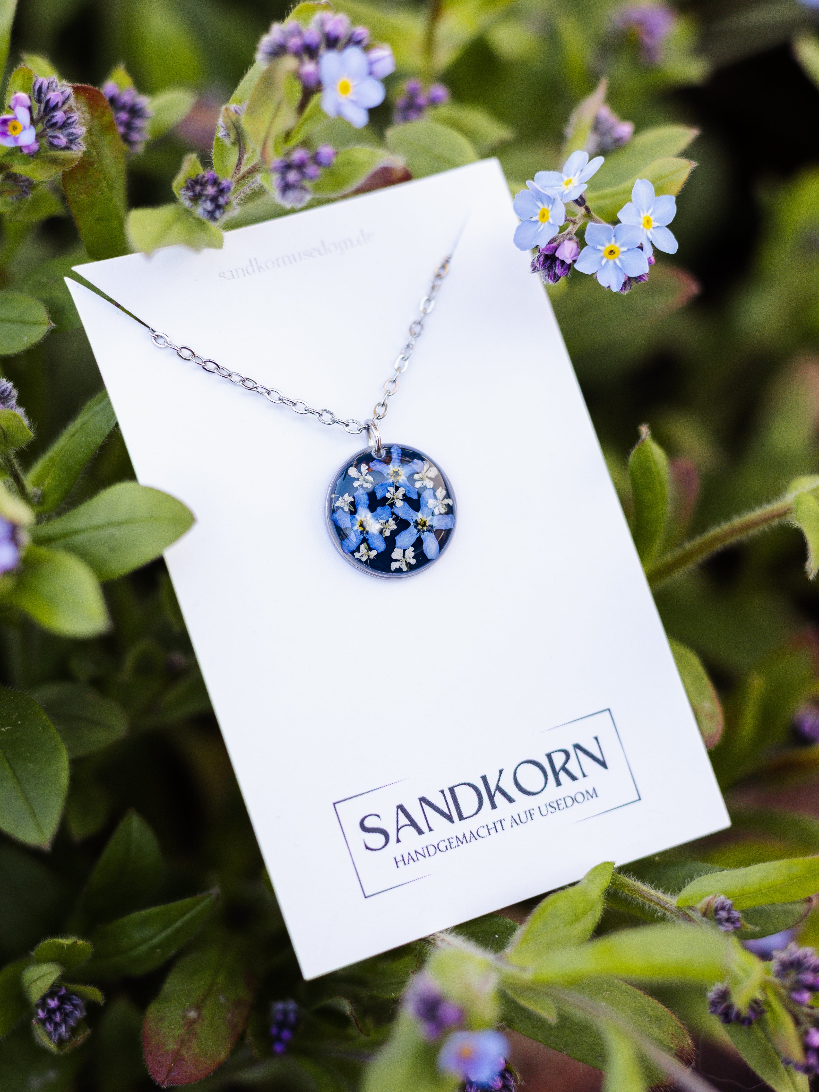 Halskette mit Vergissmeinnicht und Wilder Möhre