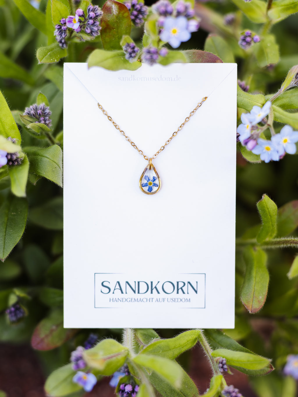 Dezente Halskette mit echten Blüten | Epoxidharz-Schmuck | Usedom Schmuck | Schmuck mit Pflanzen | Edelstahl Halskette | Vergissmeinnicht Schmuck