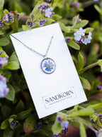 Dezente Halskette mit echten Blüten | Epoxidharz-Schmuck | Usedom Schmuck | Schmuck mit Pflanzen | Edelstahl Halskette | Vergissmeinnicht Schmuck