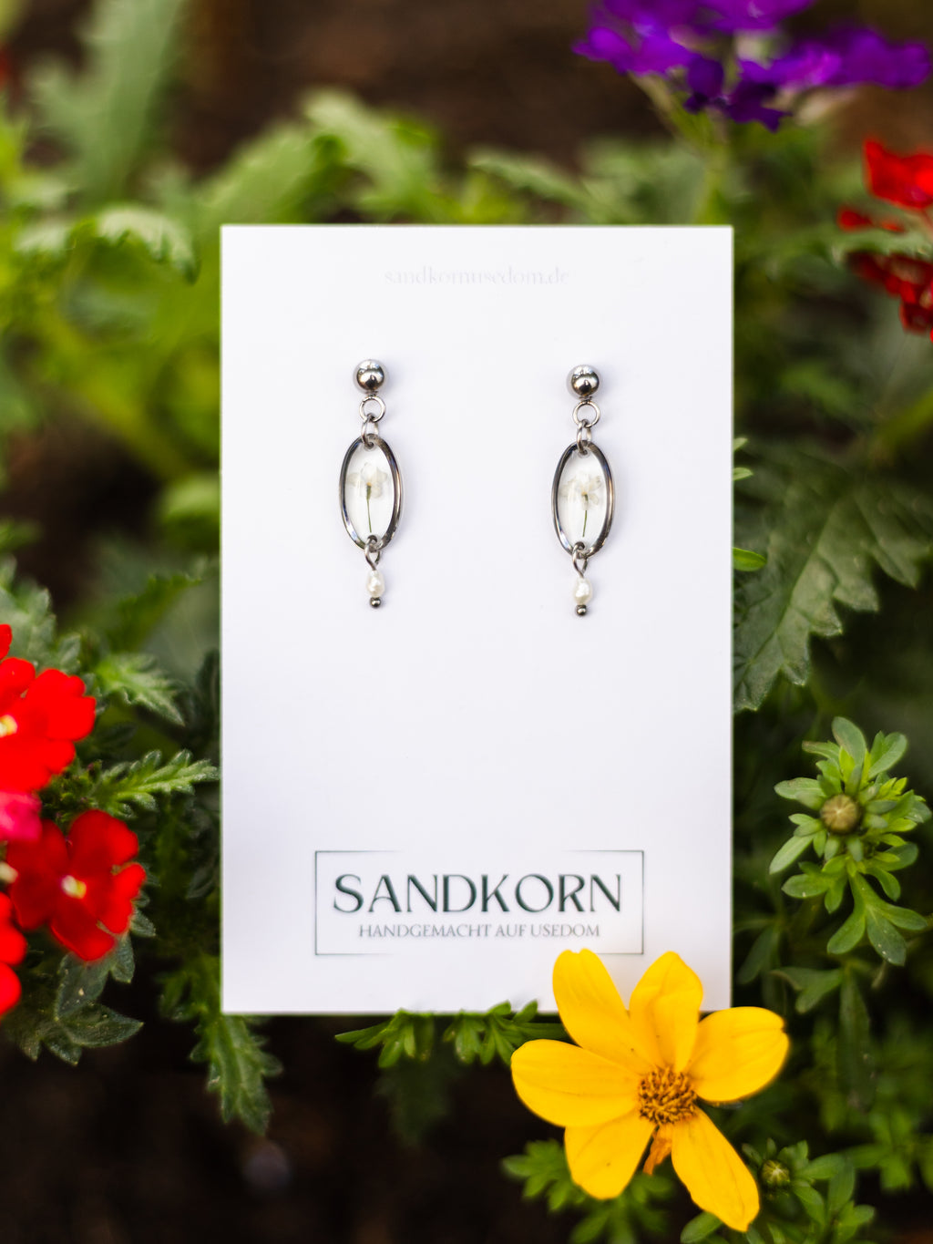 Ohrringe mit Wilder Möhre und Süßwasserperlen - SANDKORN Usedom 