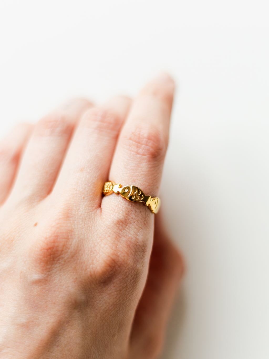 Ring mit Fischen