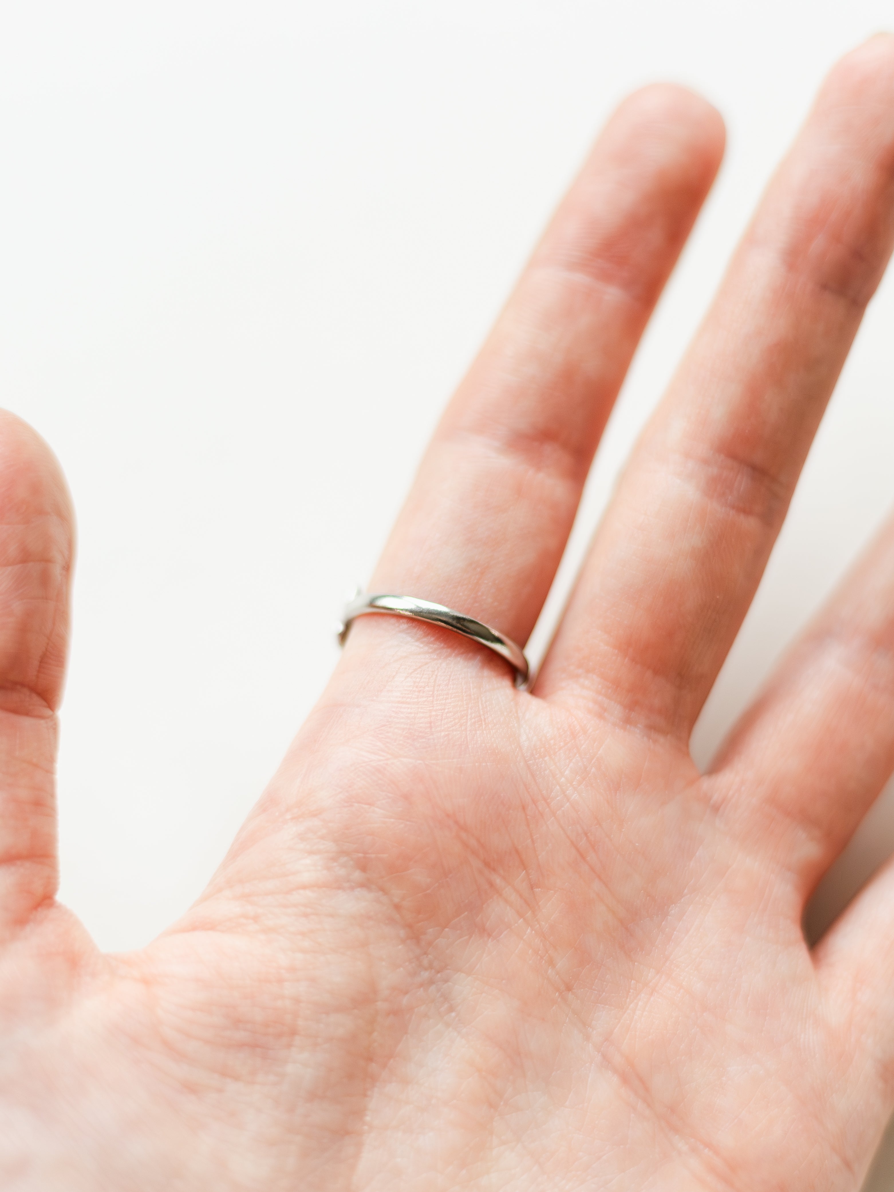Ring mit Schmetterlingen