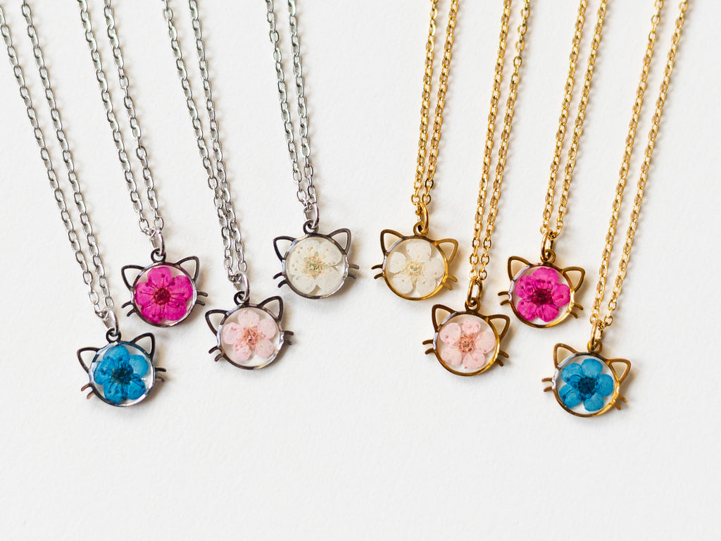 Halskette mit Katze und echter Blüte - SANDKORN Usedom | Schmuck für Kinder | Erinnerung an Katze | Erinnerungsschmuck | Katzen Halskette