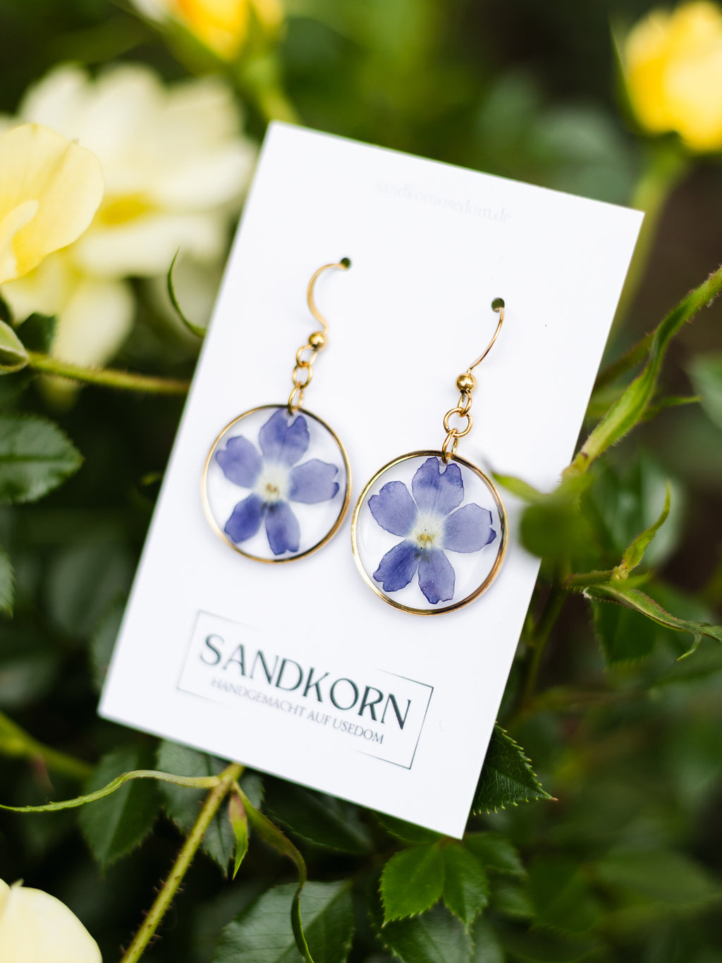 Earrings with verbena