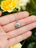 Necklace with eye and wild carrot