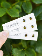 Mini stud earrings with Mugwort
