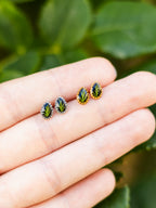 Mini stud earrings with Mugwort