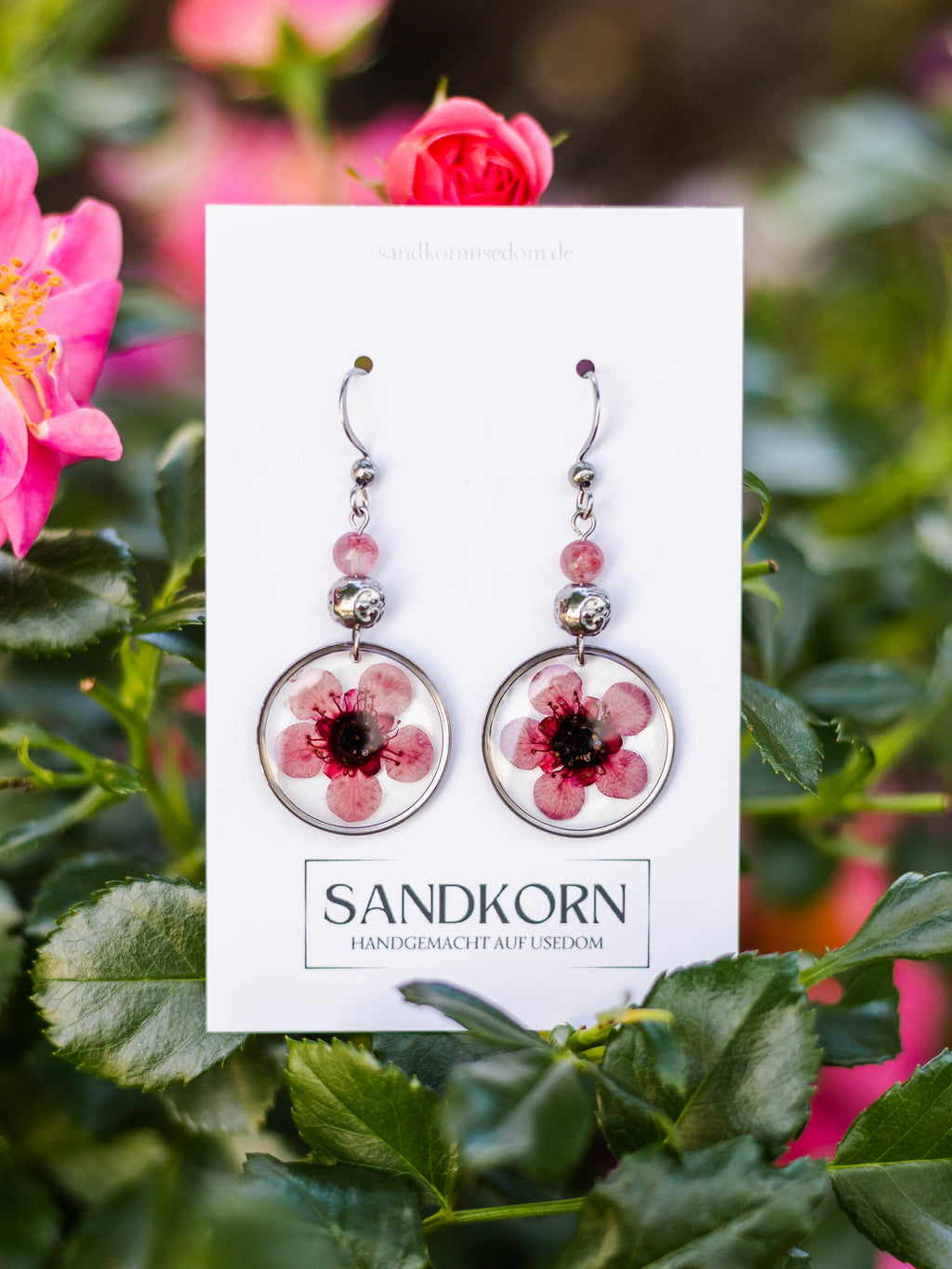 Ohrringe mit Manuka-Blüten und Jadeperlen - SANDKORN Usedom 