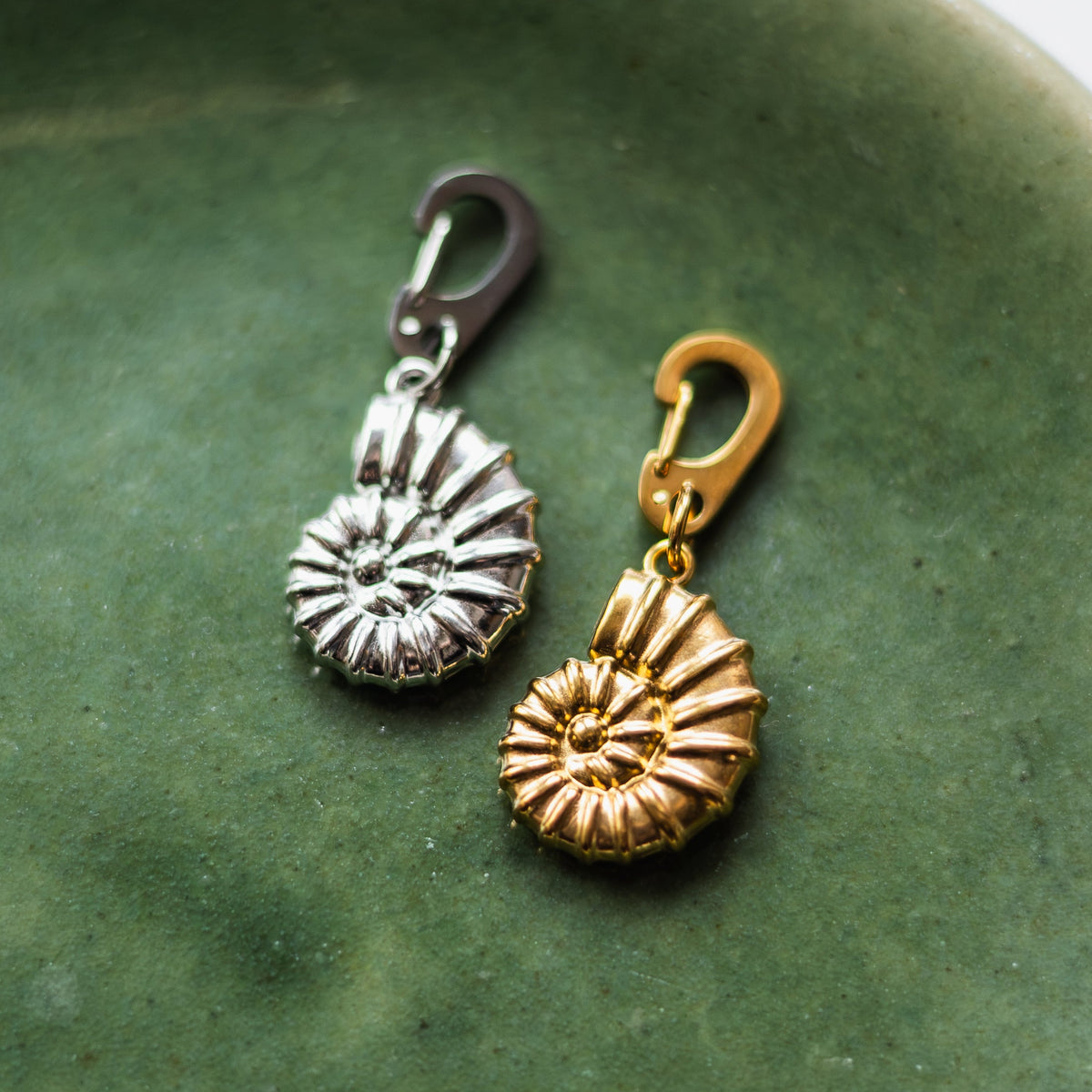 Taschenanhänger mit Nautilus-Schnecke