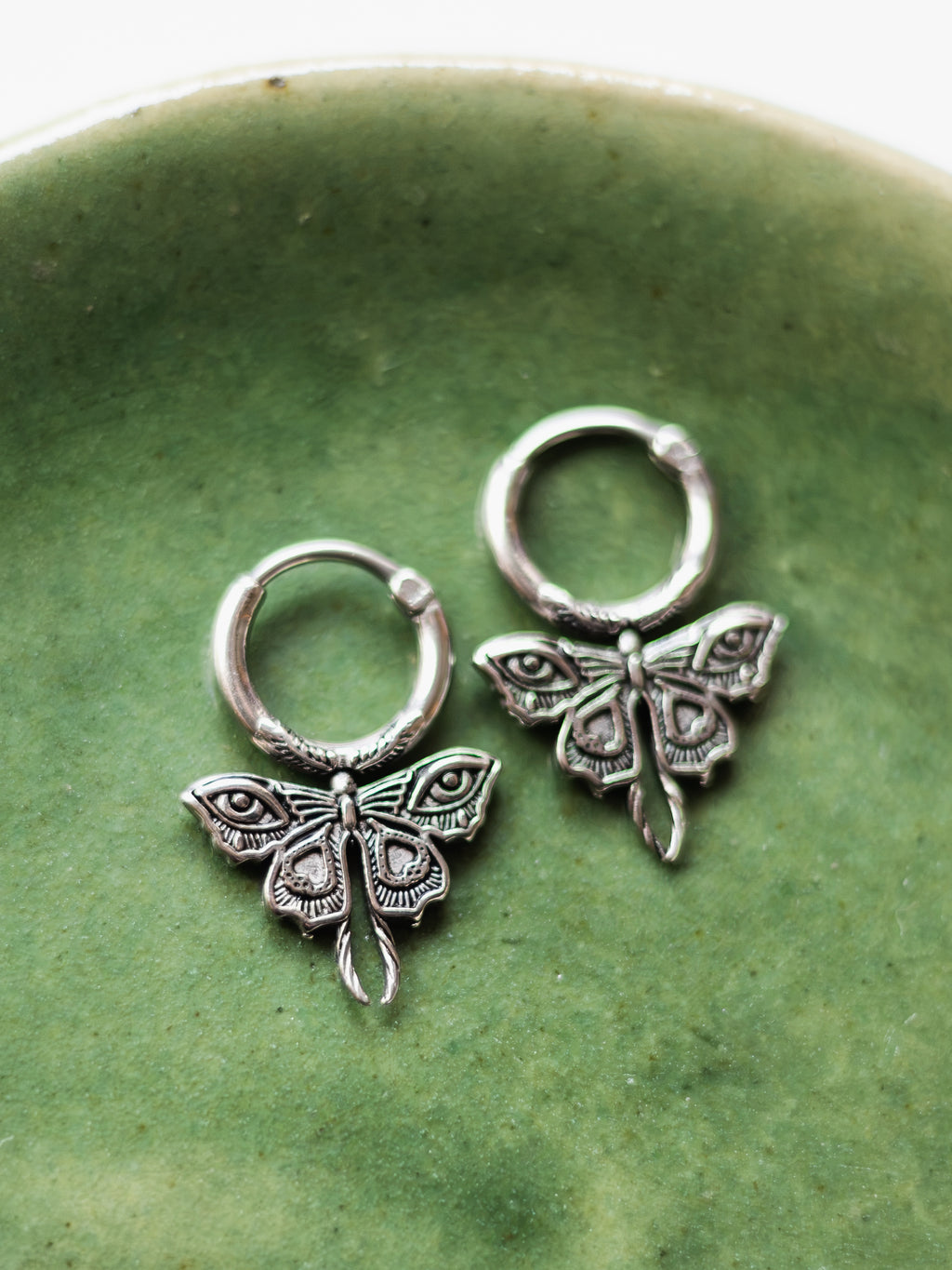 Quadratische Creolen mit Mondphasen im Gothic-Stil | Usedom Schmuck | Allergie-Schmuck | Nickelfreie Ohrringe | Witchy Jewelry | Gothic Schmuck