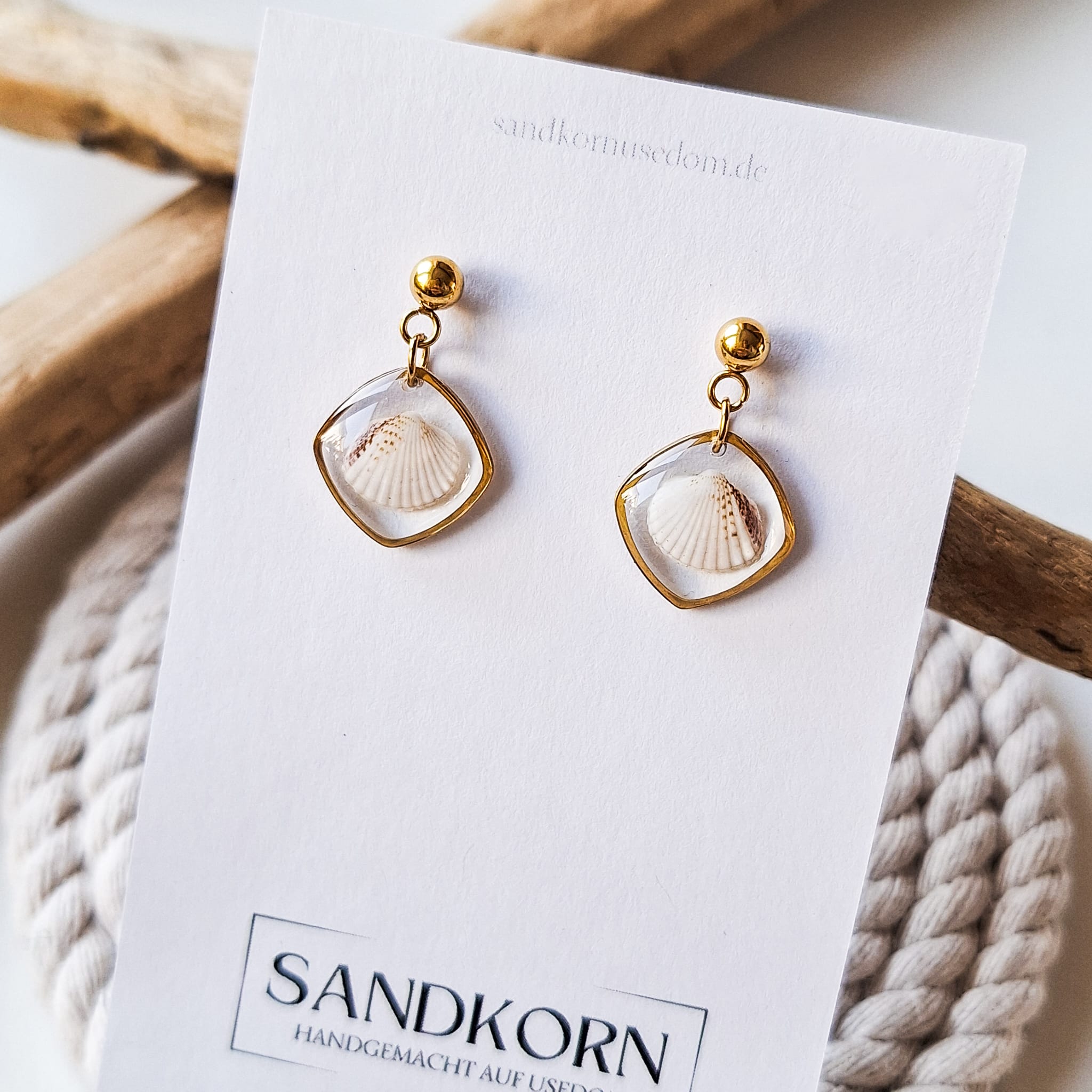 Kolczyki z muszlami w kształcie serca - Złoto