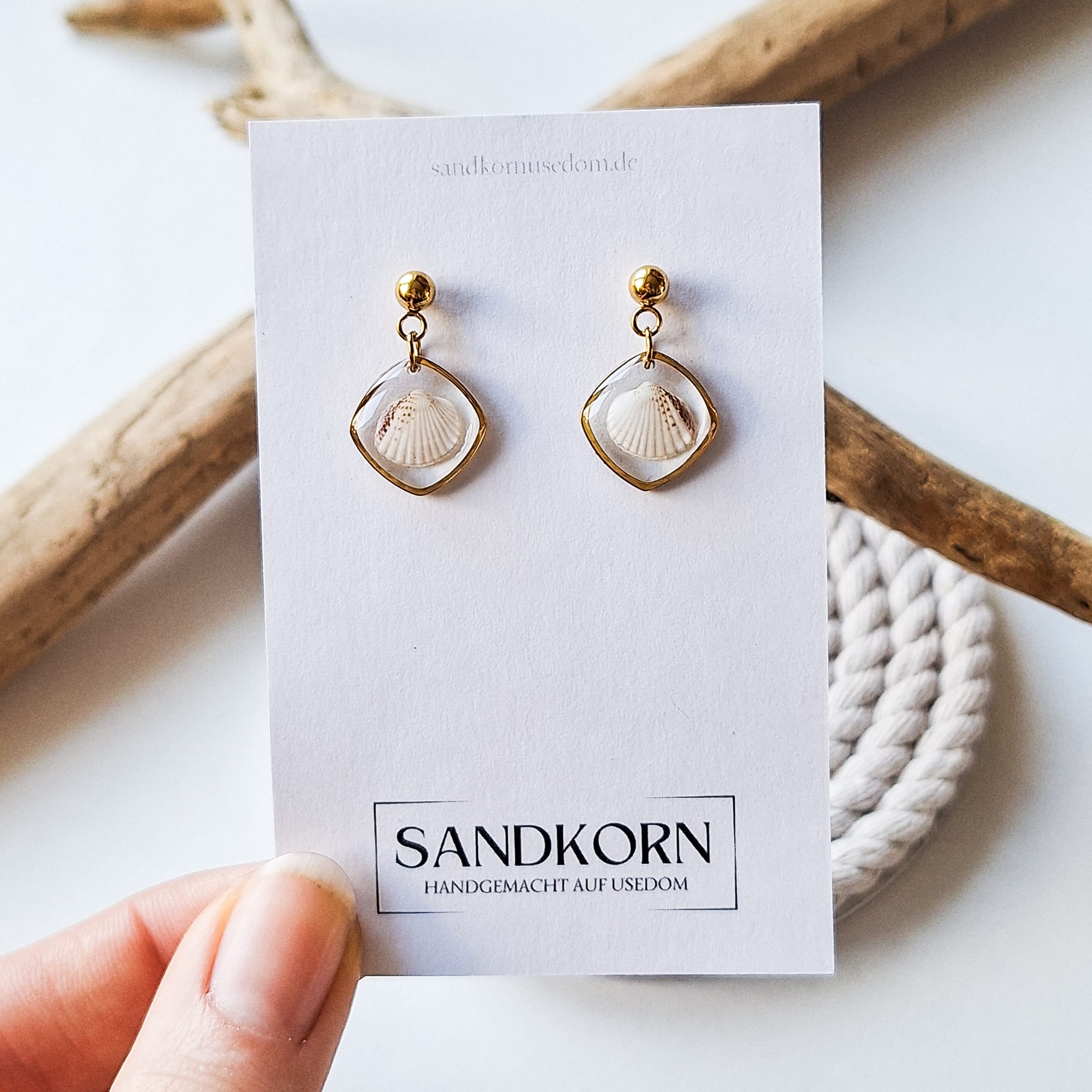 Kolczyki z muszlami w kształcie serca - Złoto