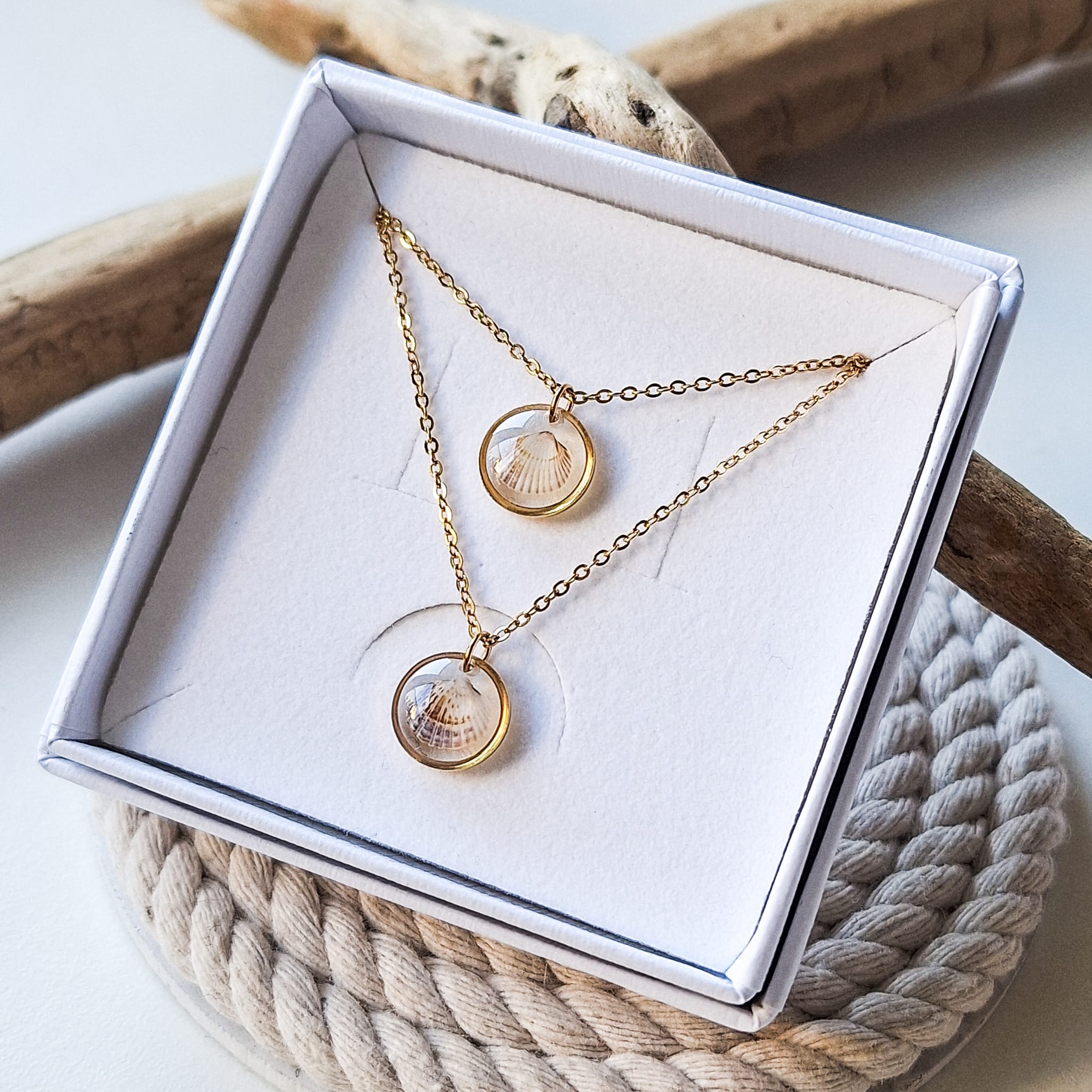 Naszyjniki partnerskie z muszlami w kształcie serca - Złoto