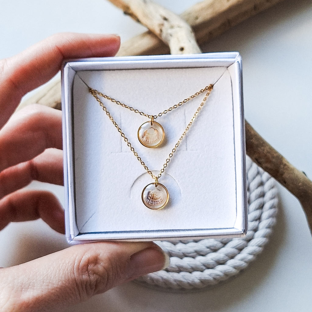 Naszyjniki partnerskie z muszlami w kształcie serca - Złoto