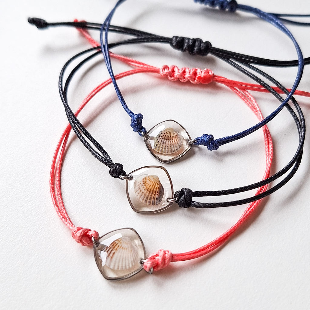 Bransoletka z muszlą w kształcie serca - srebrna