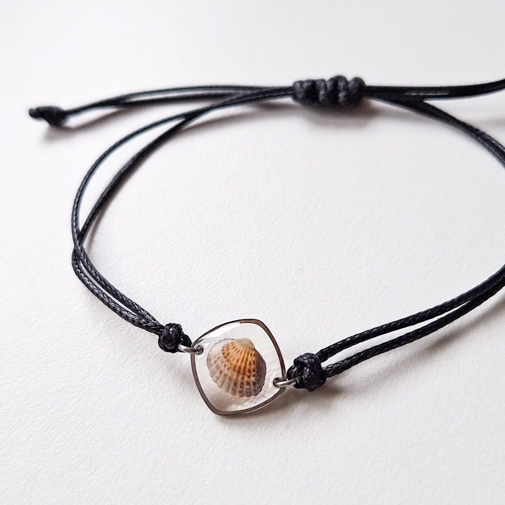 Bransoletka z muszlą w kształcie serca - srebrna