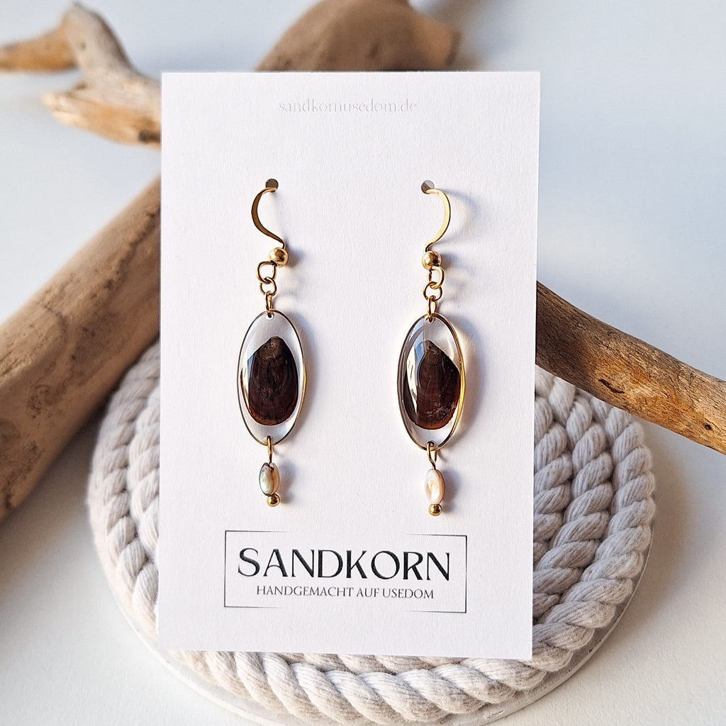 Kolczyki z muszli sercówek i pereł słodkowodnych