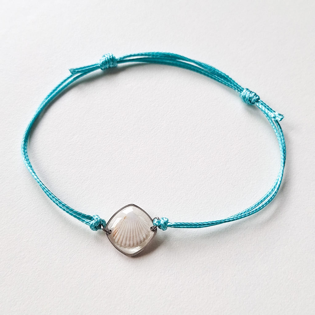 Bransoletka z muszlą w kształcie serca - srebrna