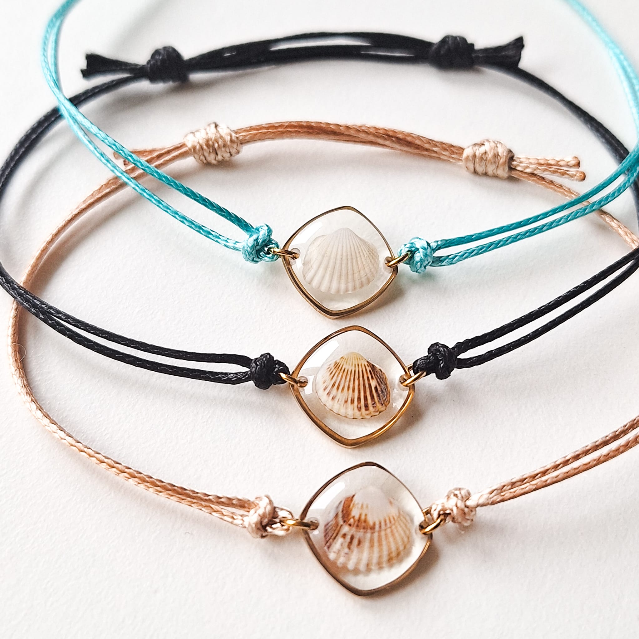 Bransoletka z muszlą w kształcie serca - srebrna