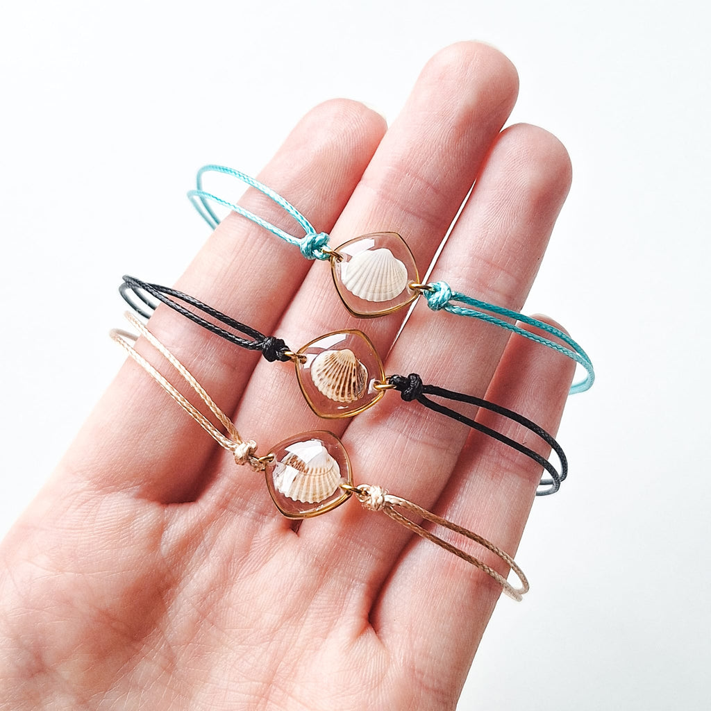 Bransoletka z muszlą w kształcie serca - srebrna