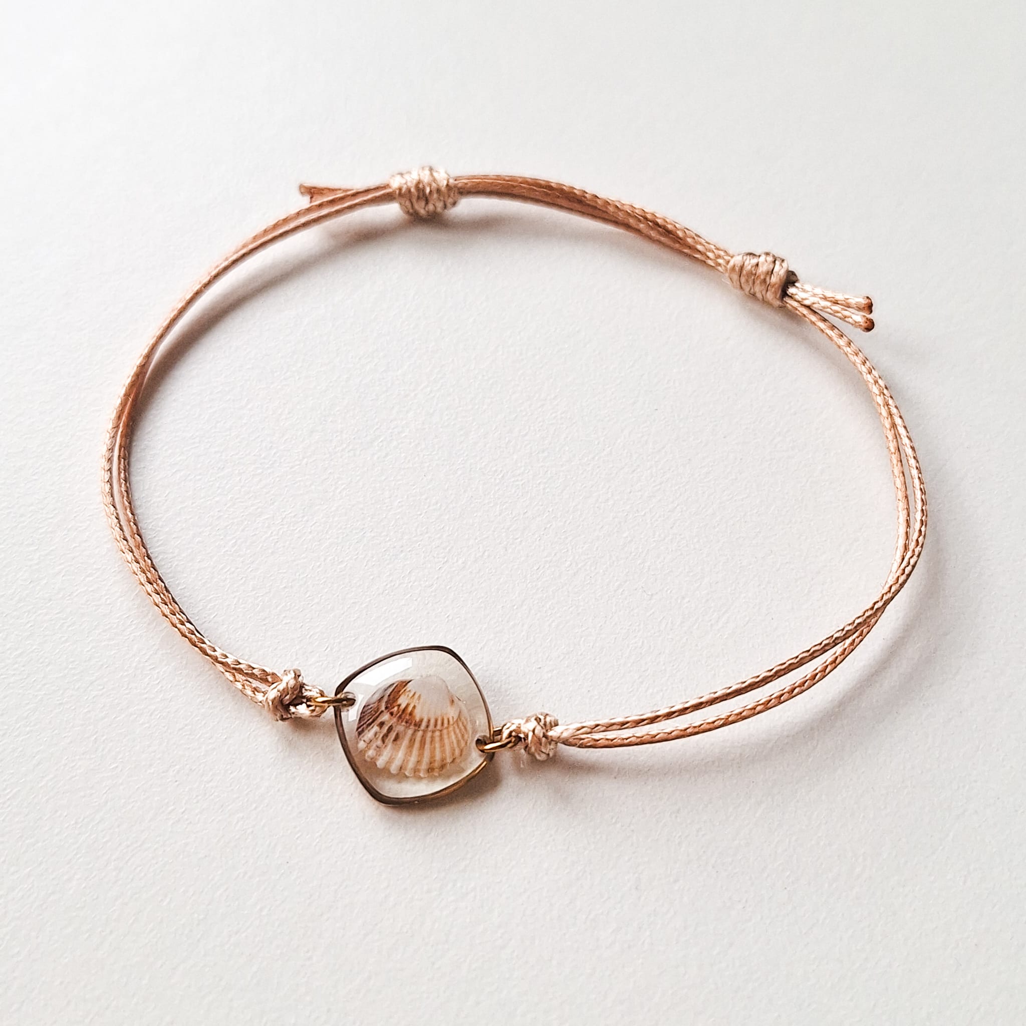 Bransoletka z muszlą w kształcie serca - srebrna