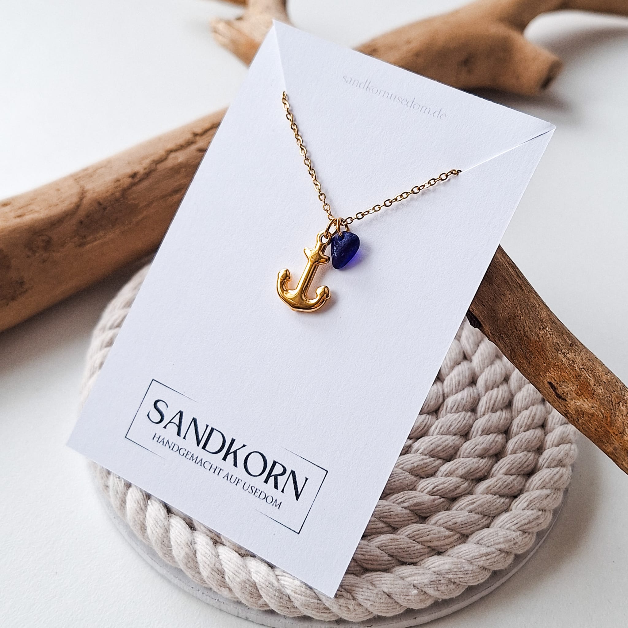 Earrings with pansies