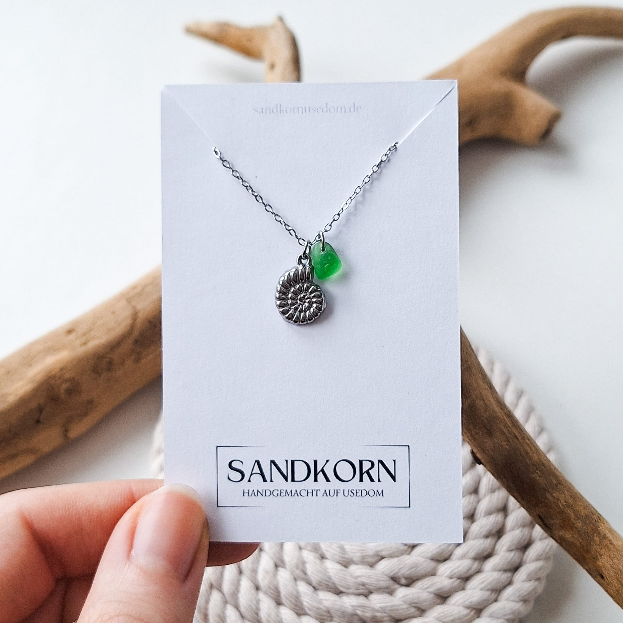 Earrings with pansies