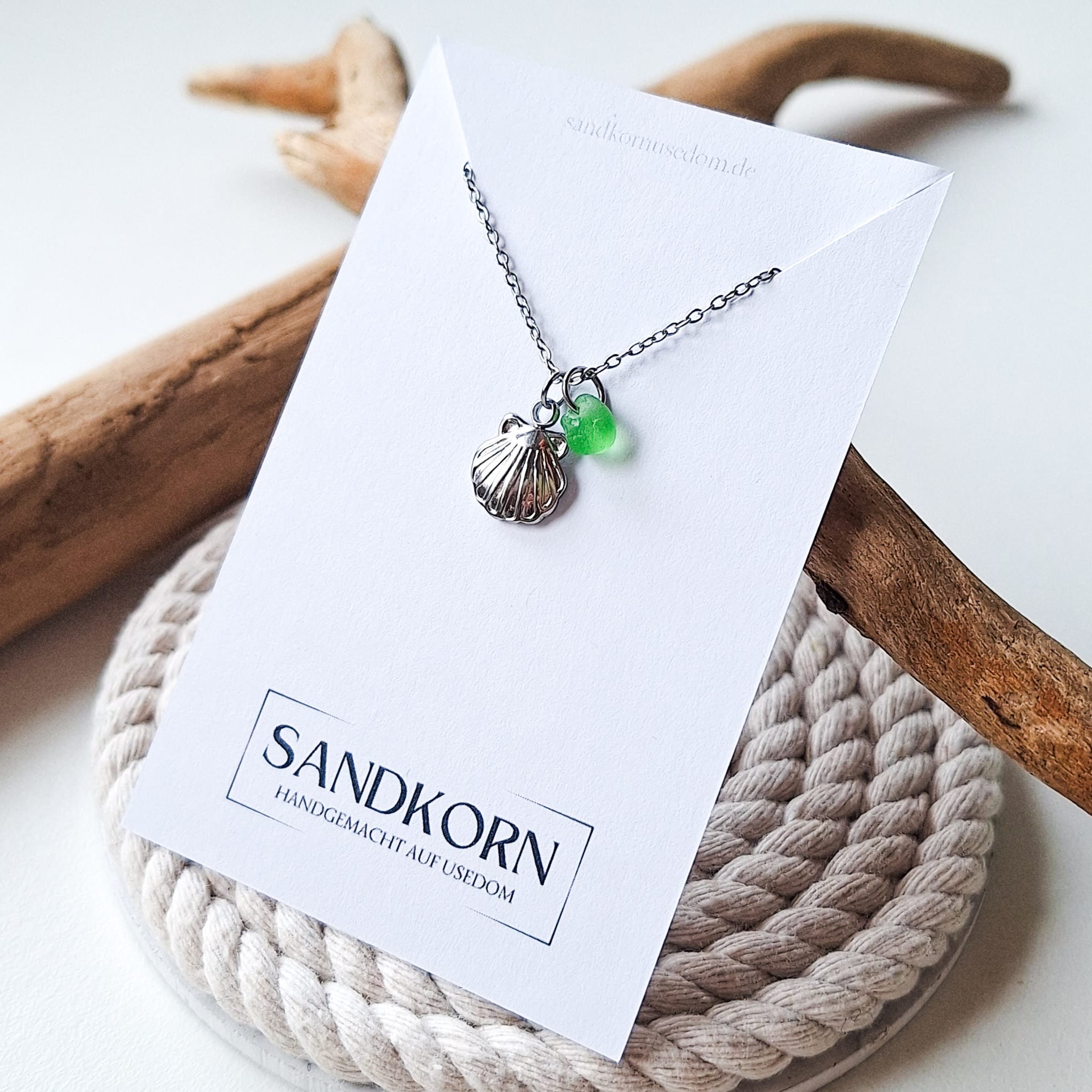Halskette mit Muschel und Seeglas - Kelly Grün