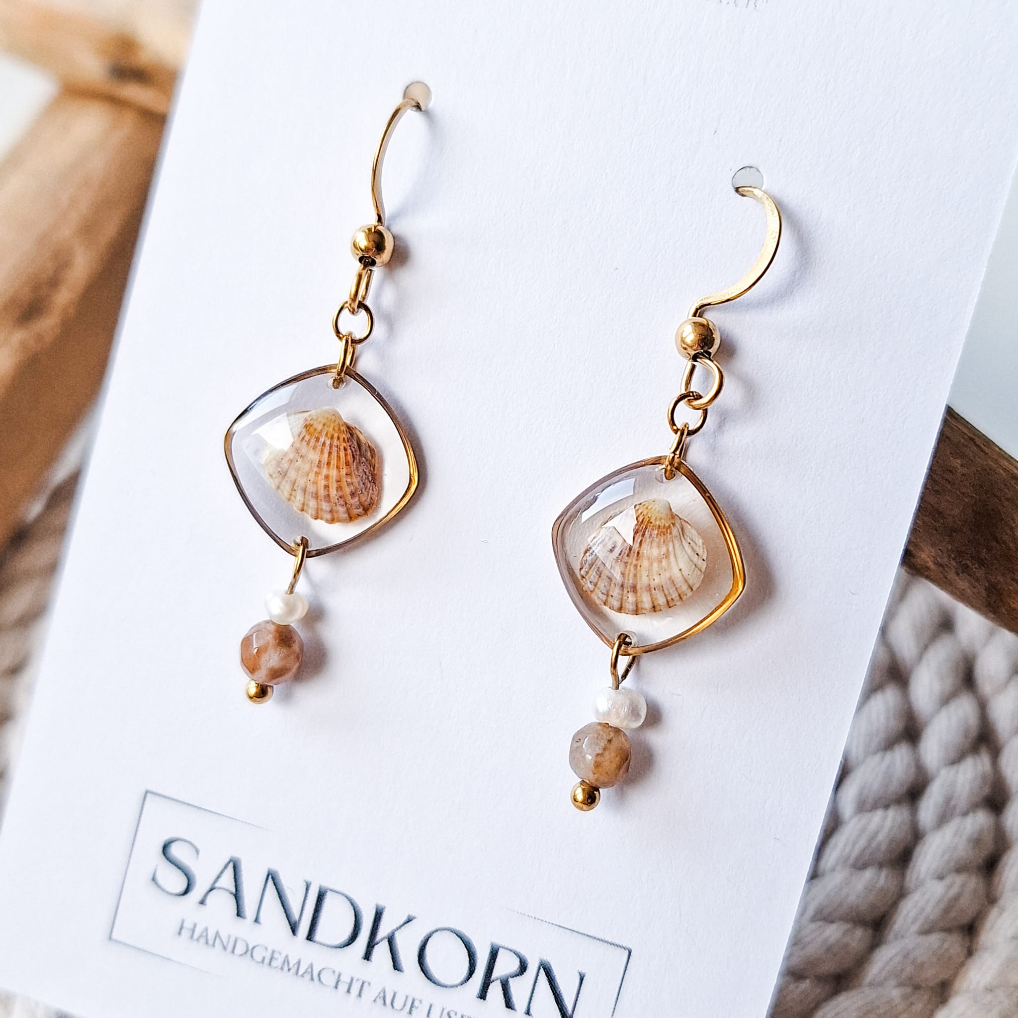 Ohrringe mit Herzmuscheln, Jaspis und Süßwasserperlen