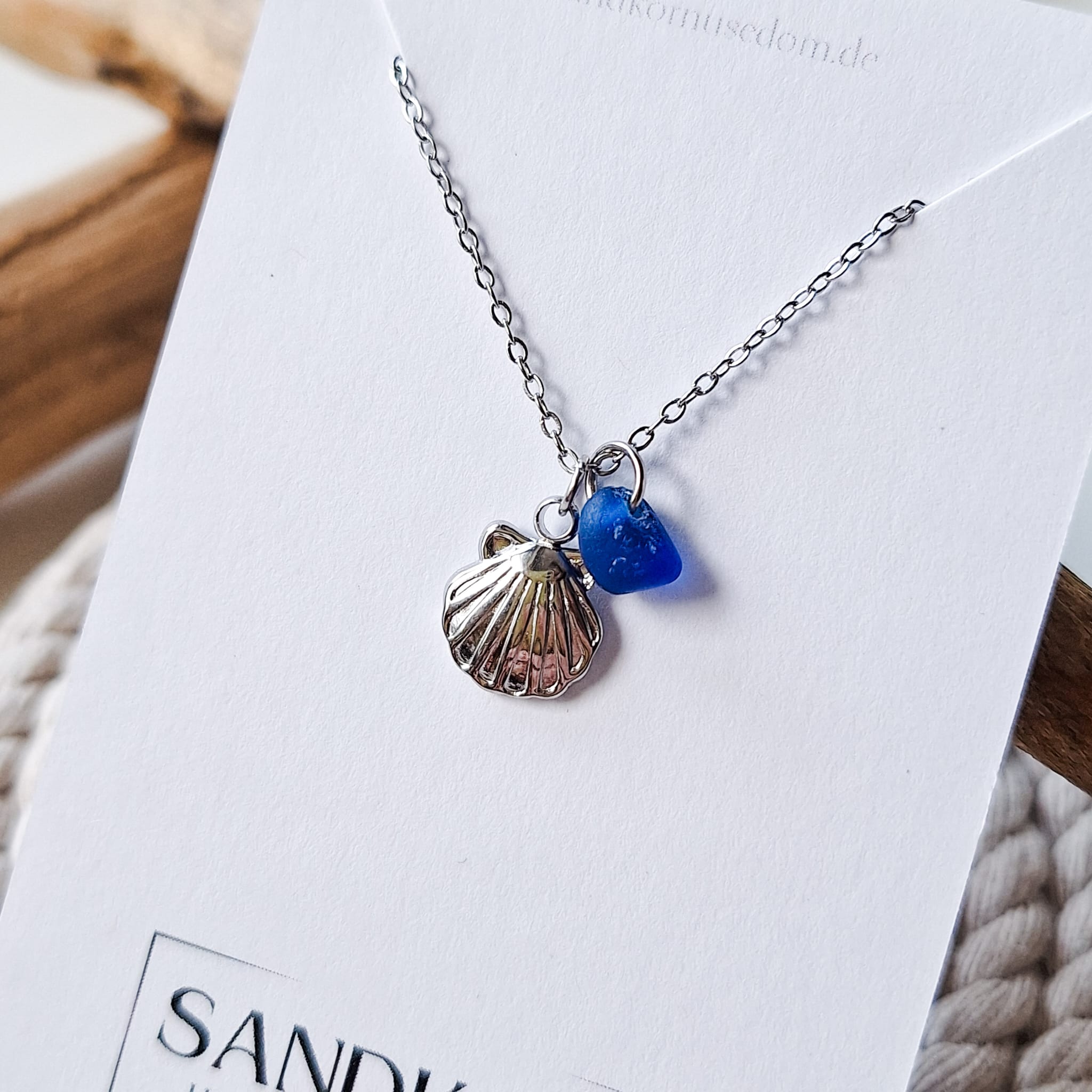 Halskette mit Muschel und Seeglas - Kobaltblau